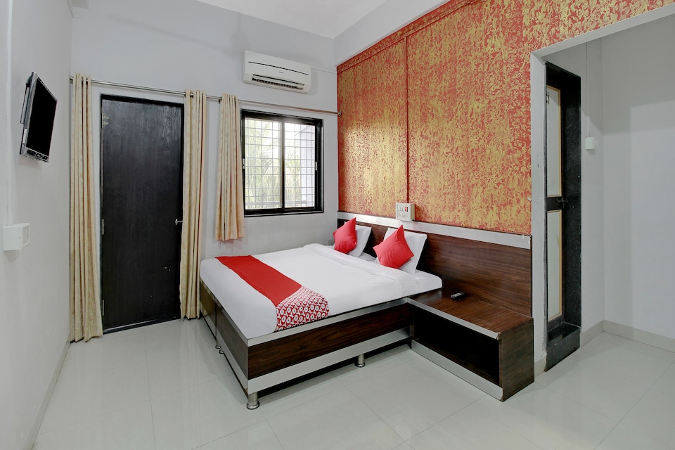 OYO 62840 Hotel Arya, Nevasa road, Ahmednagar