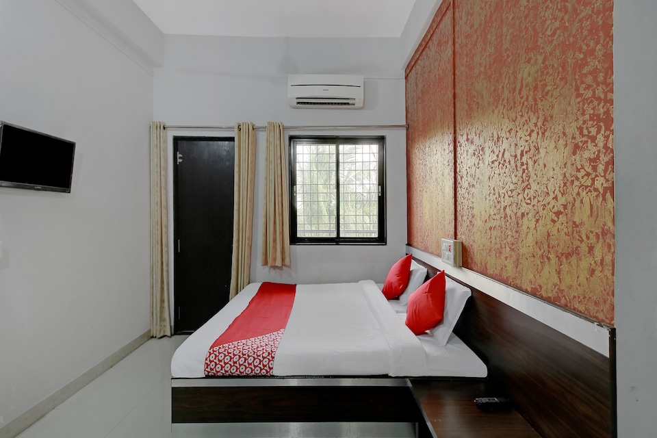 OYO 62840 Hotel Arya, Nevasa road, Ahmednagar