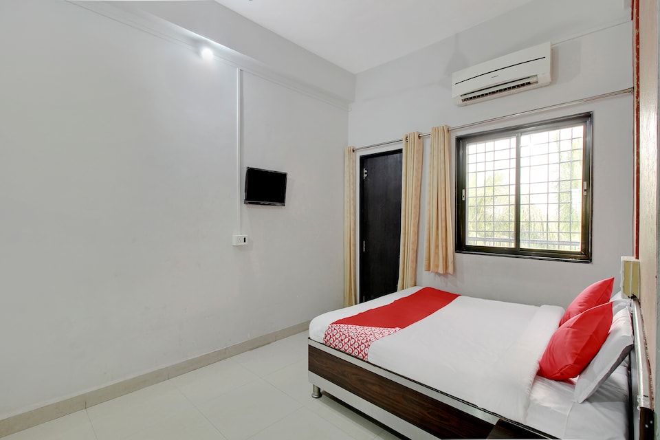 OYO 62840 Hotel Arya, Nevasa road, Ahmednagar