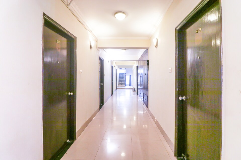 OYO 62865 Hotel Atithi Satkar, Godowlia, Varanasi