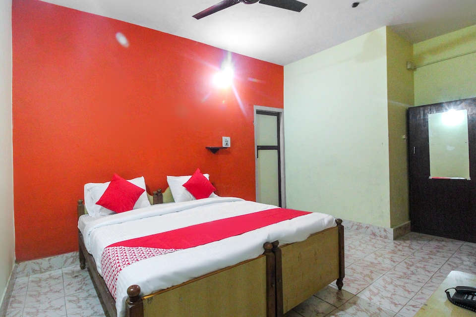 OYO Ashrya Comforts, Madikeri, Coorg