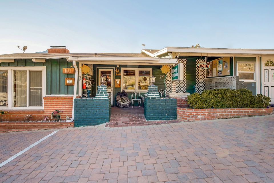 OYO Kern Lodge, Kernville, C93301, Kernville CA