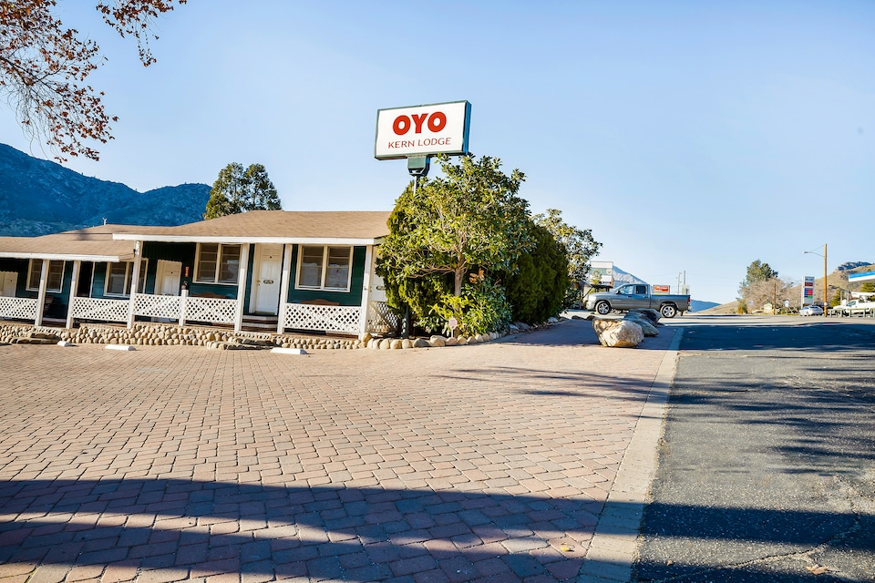 OYO Kern Lodge, Kernville, C93301, Kernville CA