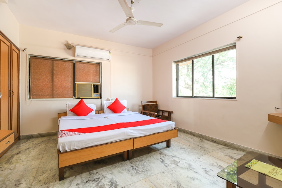 OYO 62900 Hotel Vishwanath, Silvassa, Silvassa