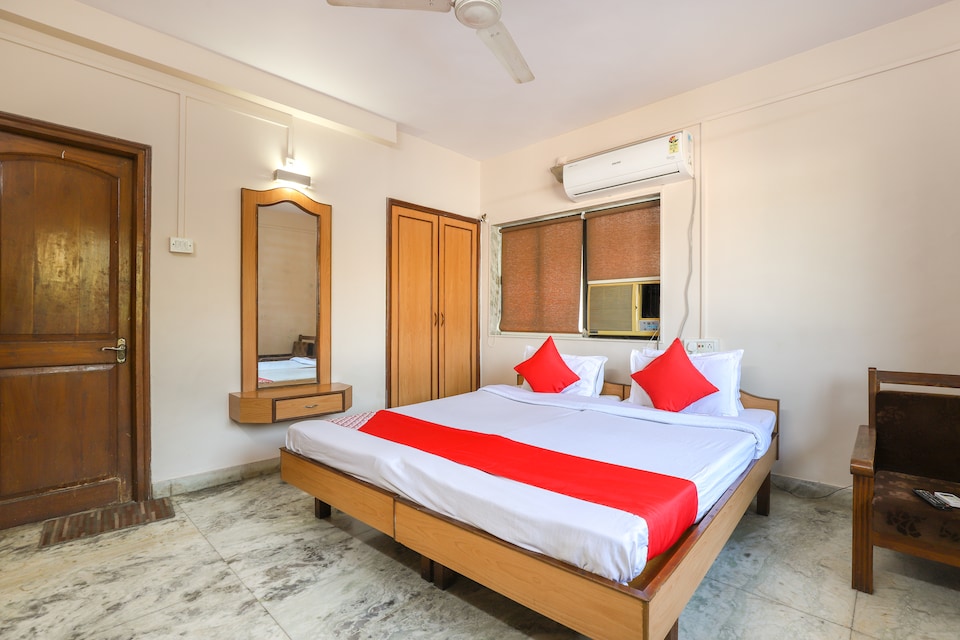 OYO 62900 Hotel Vishwanath, Silvassa, Silvassa