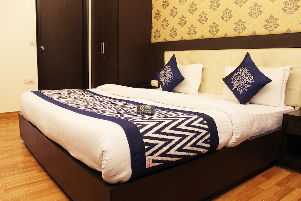 OYO 820 Hotel Tiara, Old Gurgaon, Gurgaon