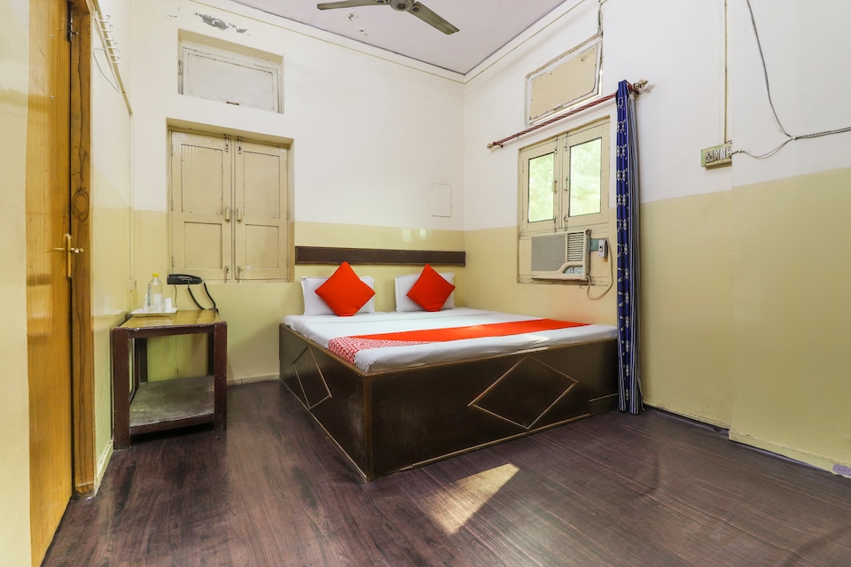 OYO 62930 Hotel Anand And Restaurant, Farrukhabad, Farrukhabad