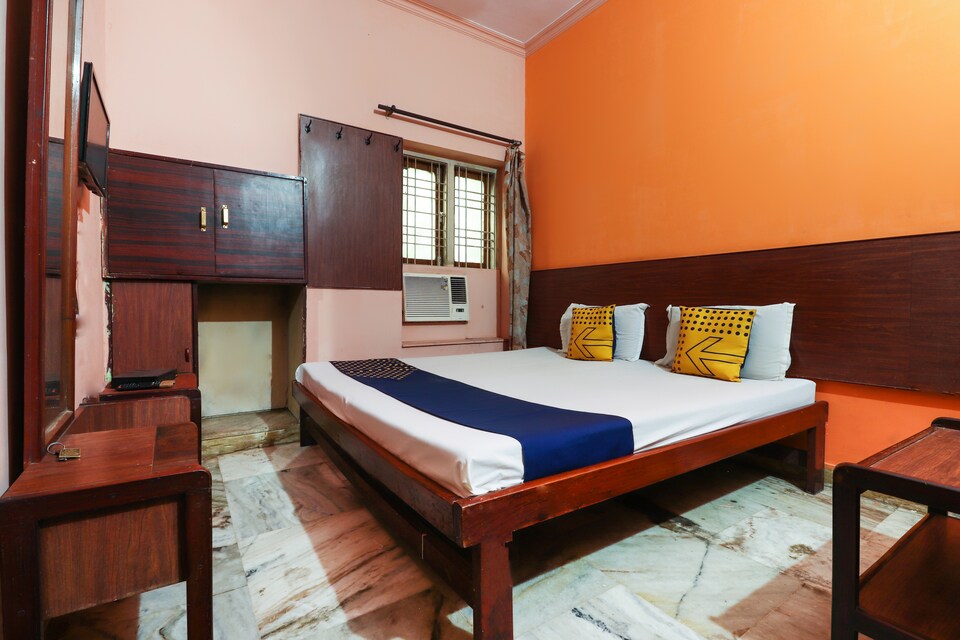 SPOT ON Jaiswal Guest House, Aliganj Lucknow, Lucknow