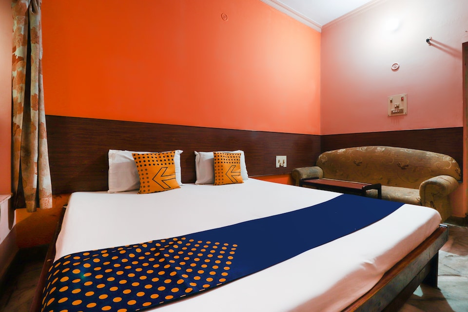 SPOT ON Jaiswal Guest House, Aliganj Lucknow, Lucknow