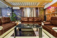 Townhouse Oak near Tugu Simpang Lima formerly GM Inn Hotel