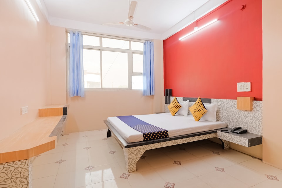 SPOT ON 62975 Hotel Harshdeep, Dewas City, Dewas