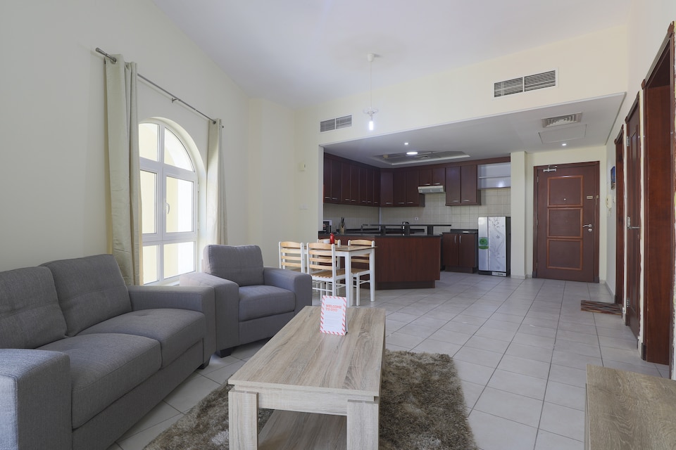 OYO 348 Home Discovery garden 1 BHK, Discovery Garden Dubai, Dubai