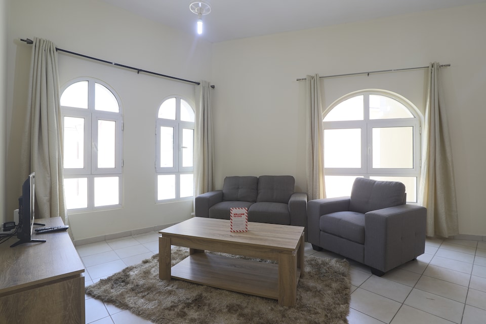 OYO 348 Home Discovery garden 1 BHK, Discovery Garden Dubai, Dubai
