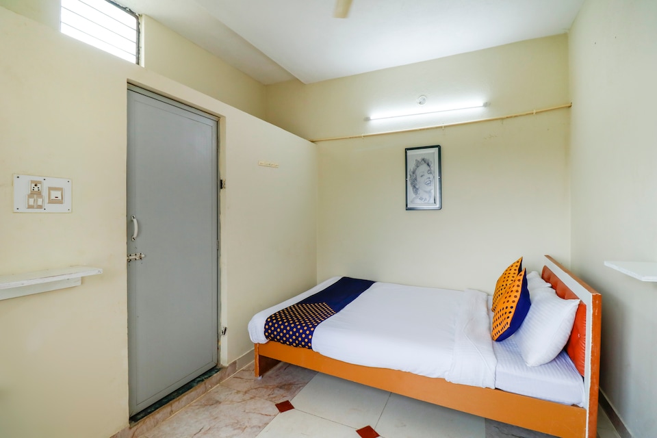 SPOT ON Hotel Mukunda Nilaya Near Nexus Whitefield (the Forum Neighbourhood Mall), Whitefield Bangalore, Bangalore