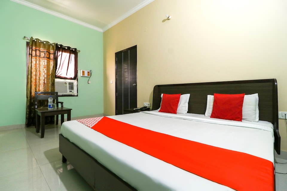 OYO 63033 Sukhjot Dhaba And Guest House, Ranjit Avenue Amritsar, Amritsar