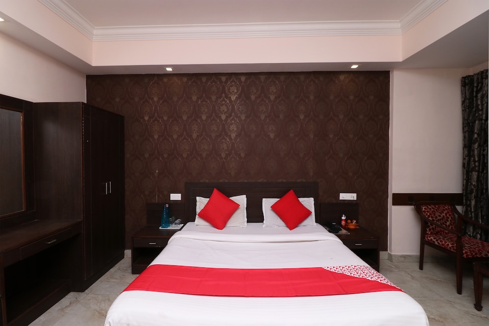 OYO 5102 Anurag hotel, Katra, Katra