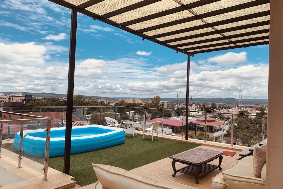 OYO Home 63079 Lavish Penthouse 3BHK Dehradun, Dehradun ISBT, Dehradun