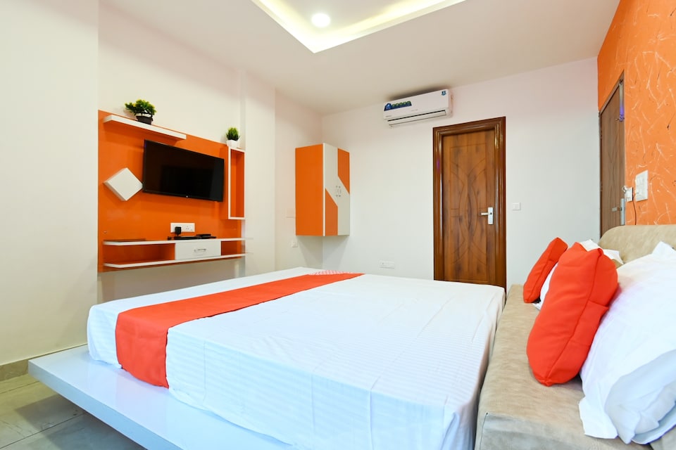 Collection O Royal King , Rohtak, Rohtak