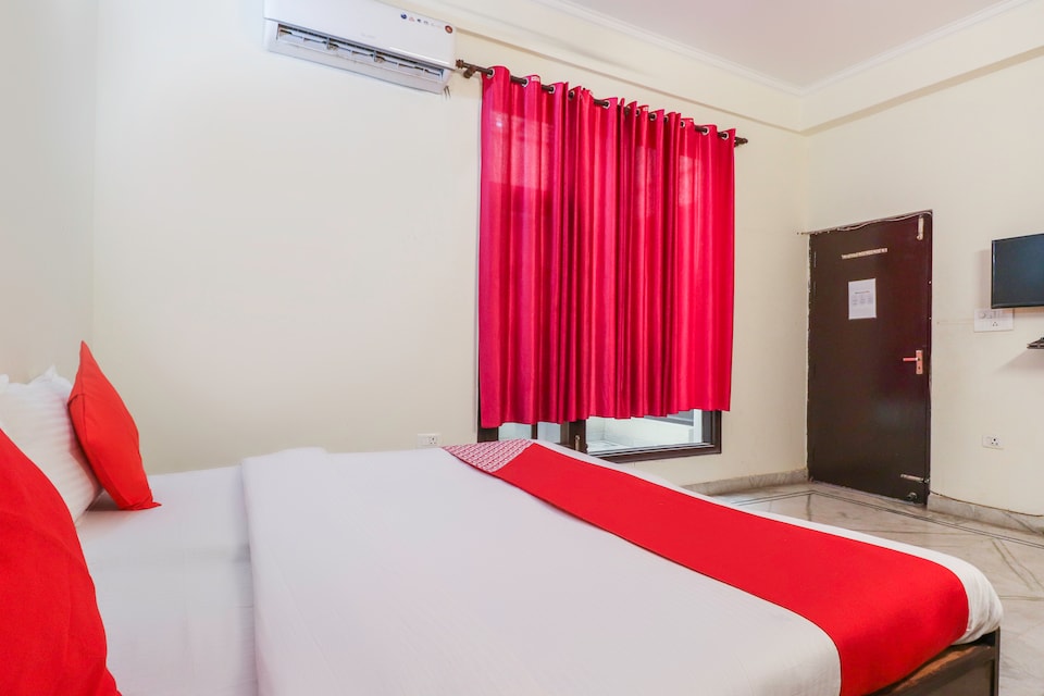 OYO 63133 Travellerzilla , Greater Noida, Noida