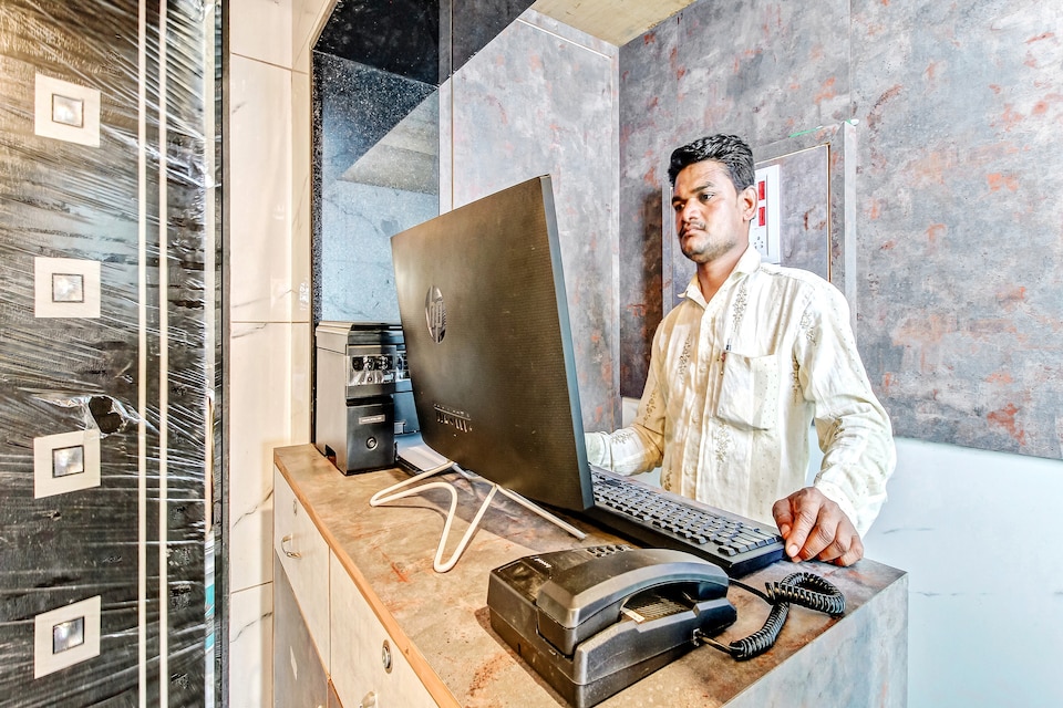 OYO 63146 Hotel Chavadi Nx, Temple Area Shirdi, Shirdi