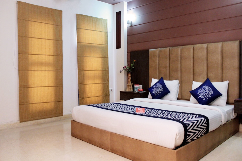 OYO Rooms 168 DLF City Club, Cyber City Extension, Gurgaon