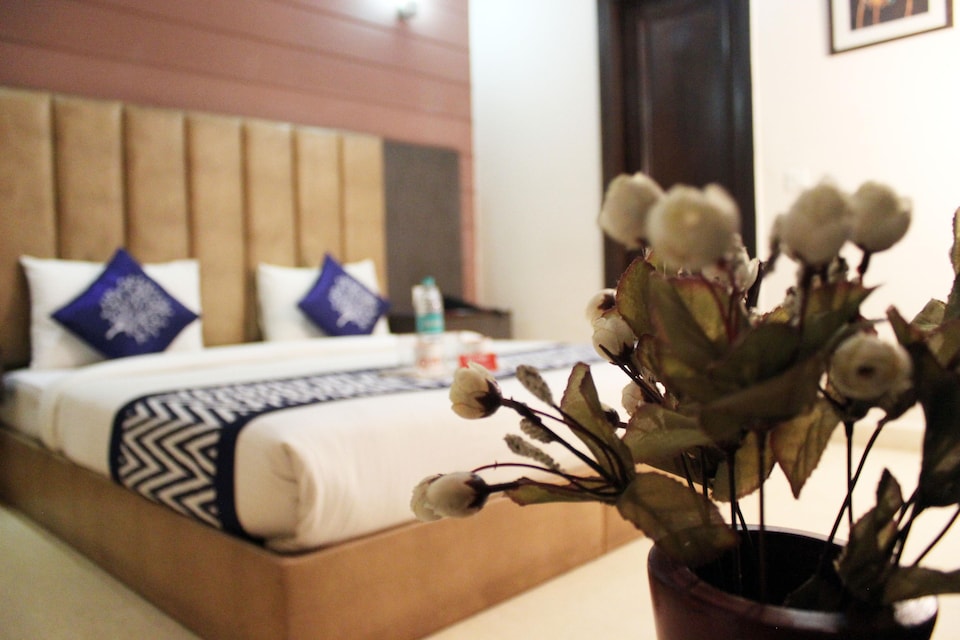 OYO Rooms 168 DLF City Club, Cyber City Extension, Gurgaon