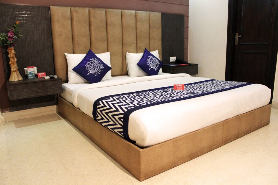 OYO Rooms 168 DLF City Club, Cyber City Extension, Gurgaon