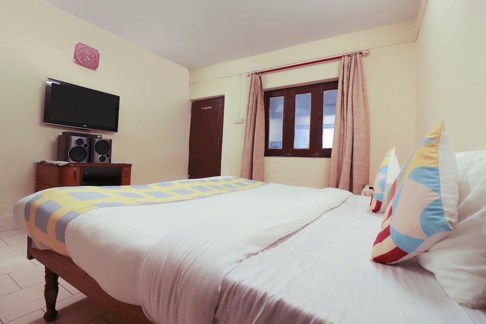 OYO Home 63169 2bhk Cottage Mall Road, Picture palace Mussoorie, Mussoorie