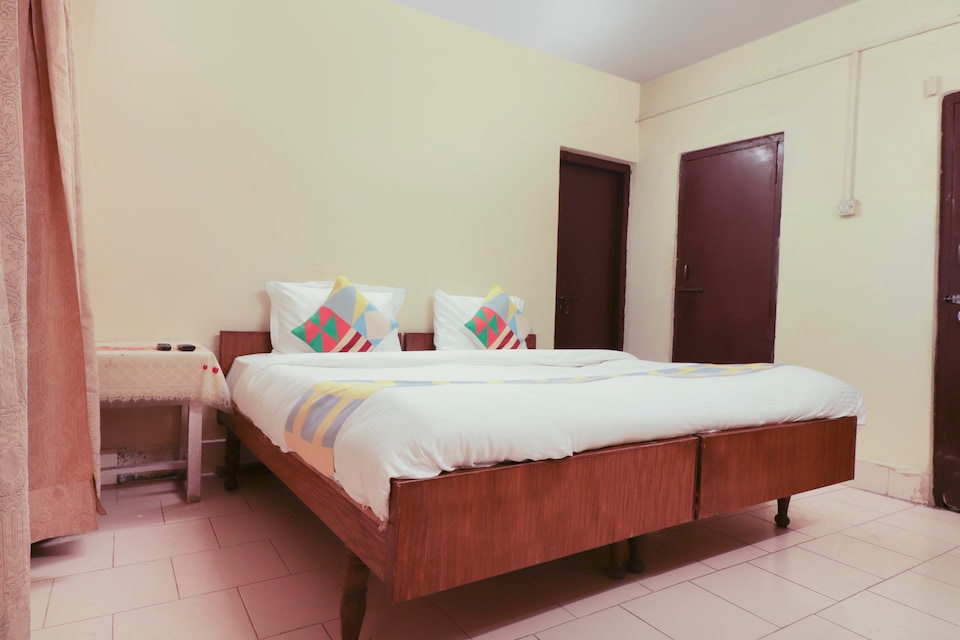 OYO Home 63169 2bhk Cottage Mall Road, Picture palace Mussoorie, Mussoorie