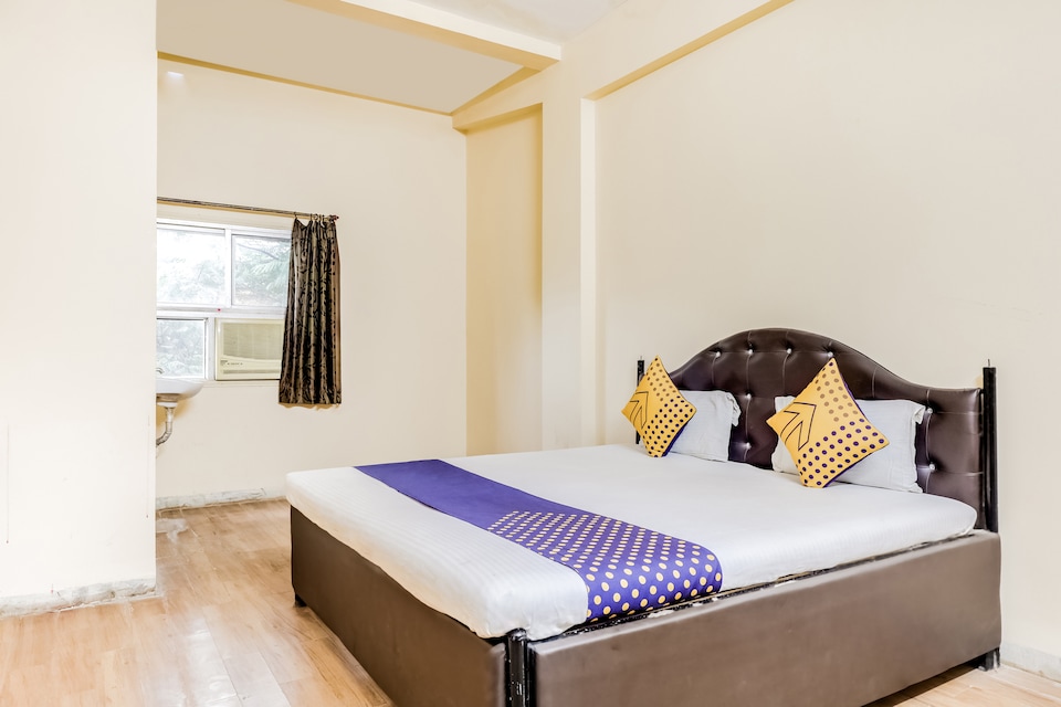 SPOT ON 63187 Vallabha Hotel, Khargone, Khargone