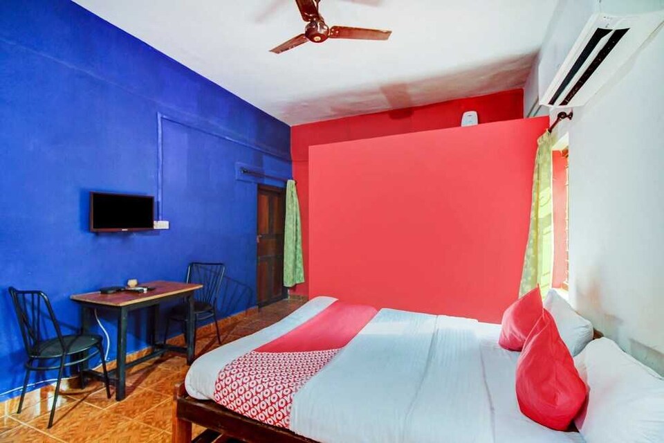 OYO Flagship Libanton Guest House, Anjuna Vagator Goa, Goa