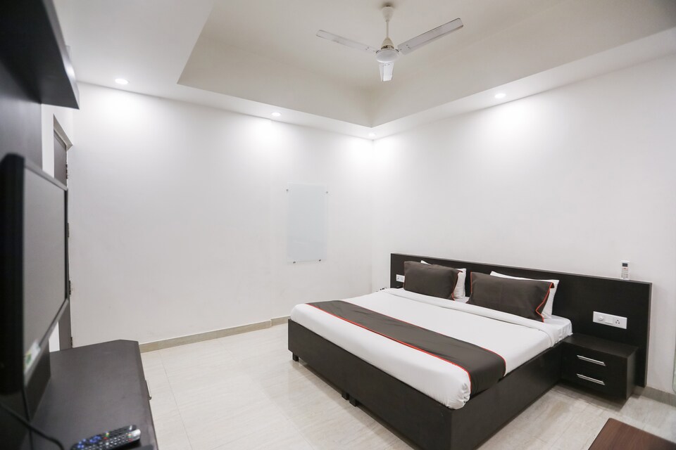 Collection O 50218 Bell Moreous Bhangel Sector 102, Noida Industrial Area Mamura, Noida