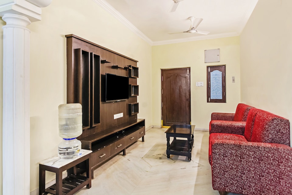 Super Townhouse Sri Nirvana Inn, Madhapur, Hyderabad