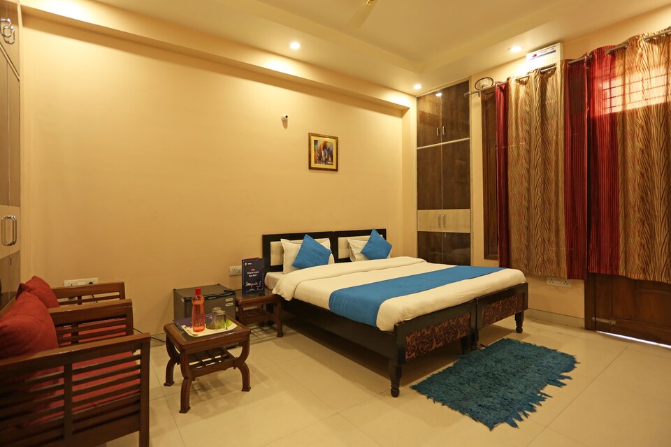 OYO 5125 Kataria Residency, Noida Industrial Area Mamura, Noida