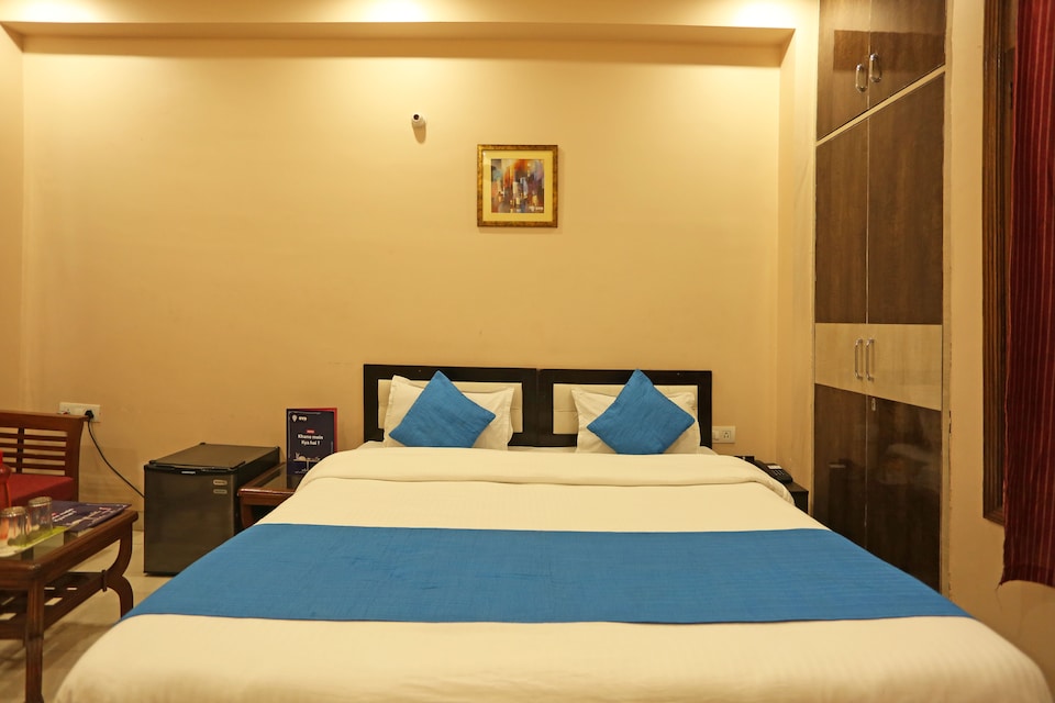 OYO 5125 Kataria Residency, Noida Industrial Area Mamura, Noida