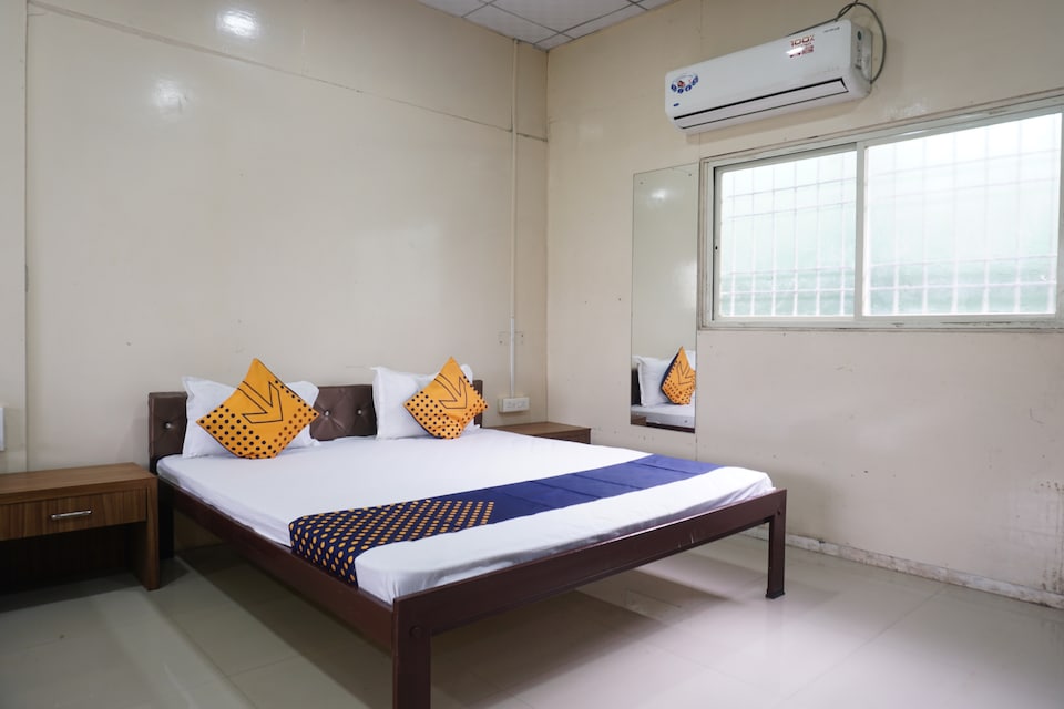 SPOT ON 63286 Hirakani Resort, Talegaon, Pune