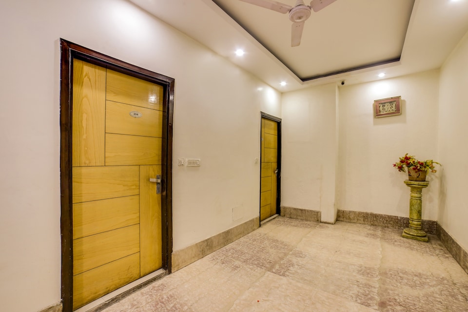 Hotel O Golden Gate Deluxe, Paharganj Delhi, Delhi