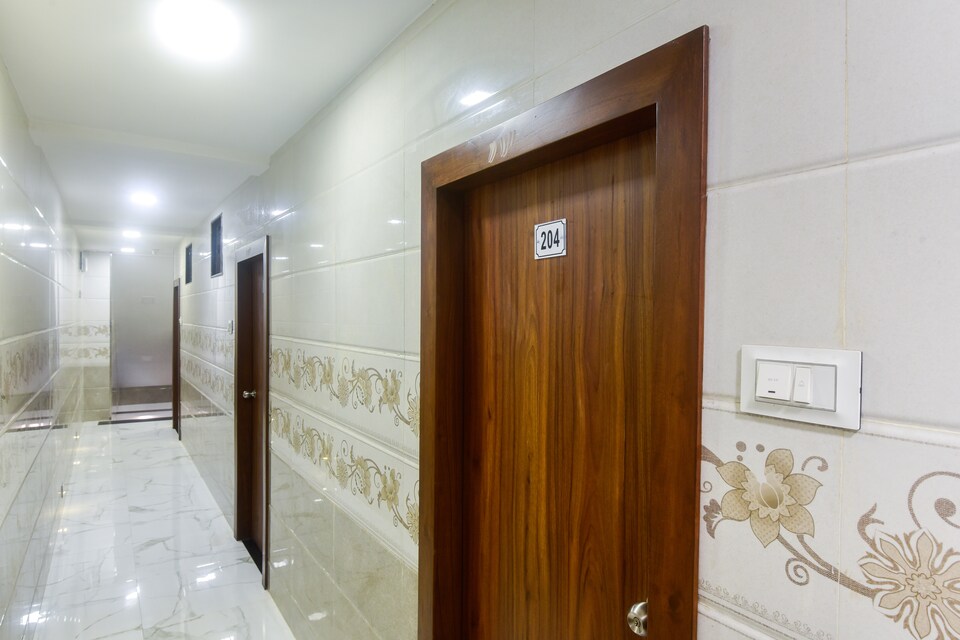 OYO 63295 T Junction Residency, Bandra Mumbai, Mumbai