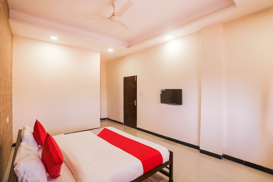 OYO 63296 Amar Palace , Airport Road - Raipur, Raipur