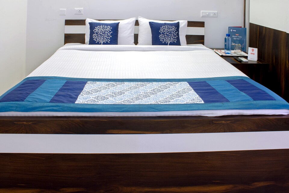 OYO 5129 रॉयल कम्फर्ट सूट नल्लागंदला, Kukatpally, हैदराबाद