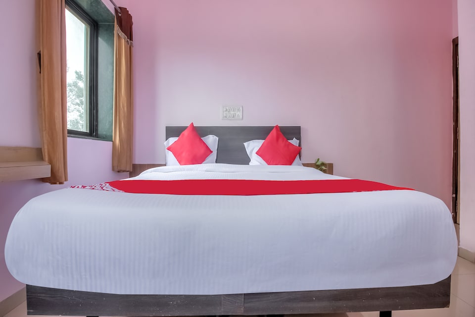 OYO 63322 Hotel Bridge Corner, Chalisgaon, Jalgaon