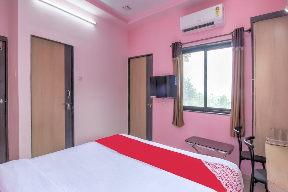 OYO 63322 Hotel Bridge Corner, Chalisgaon, Jalgaon
