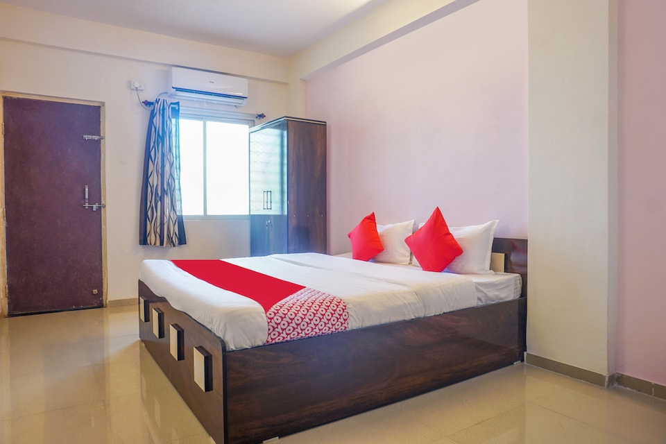 OYO 63323 Hotel Galaxy Inn , Junnar, Pune