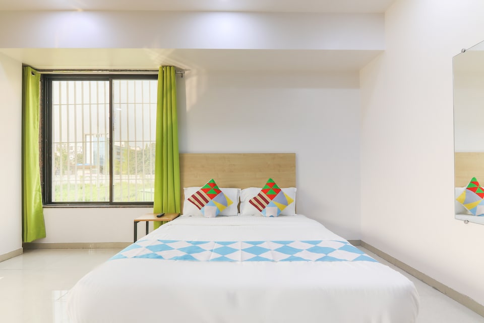 OYO Home 63362 Luxury Stay Chandak Circle, Nashik Road Nashik, Nashik