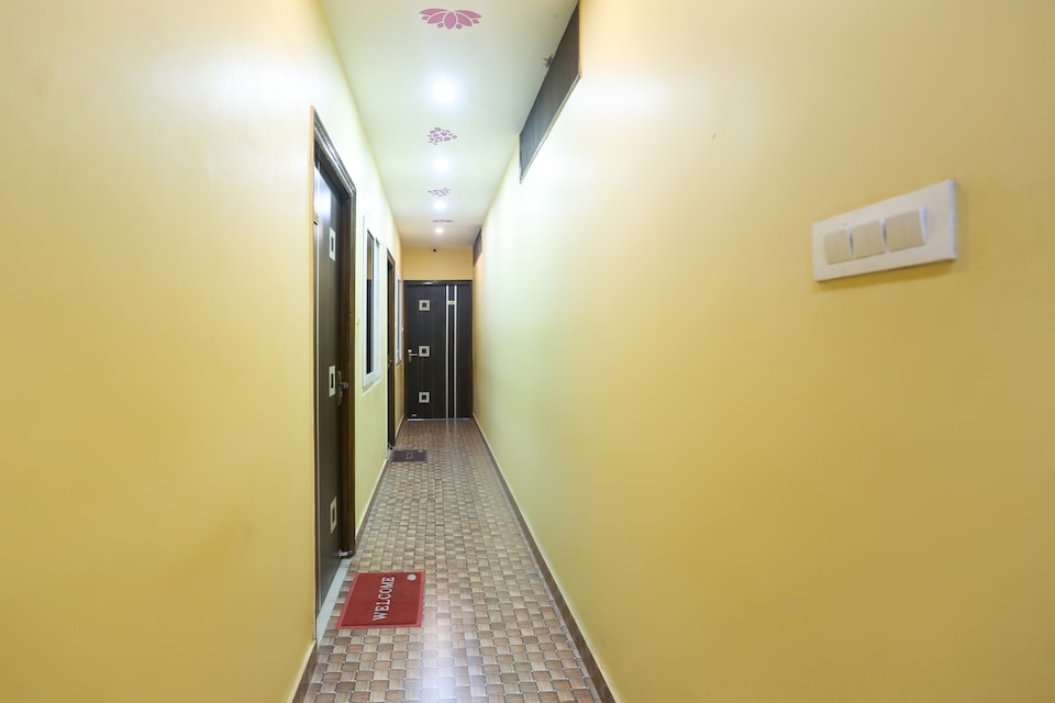 Prop Live in New code - VNS877, Varanasi Lanka, Varanasi