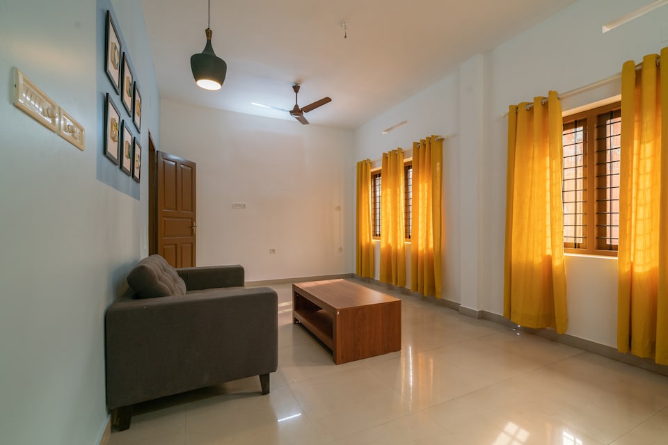 OYO Home 63416 Elegant Mecheril Annexue 3bhk, Vytilla Kochi, Kochi