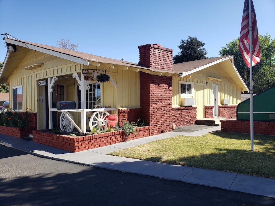 Hotel Paso Robles Wine Country, C93422, Paso Robles CA