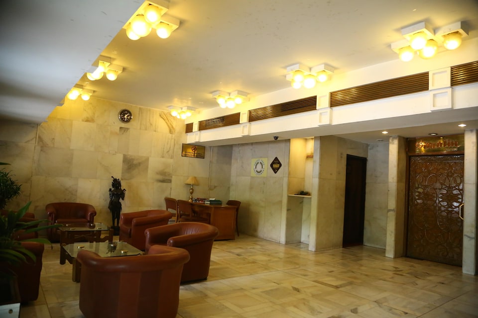 OYO Premium 010 Near Barbeque Nation Sector 26, Madhya Marg Chandigarh, Chandigarh