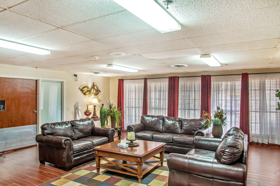 OYO Hotel Woodward OK Hwy 270, C73645, Woodward OK