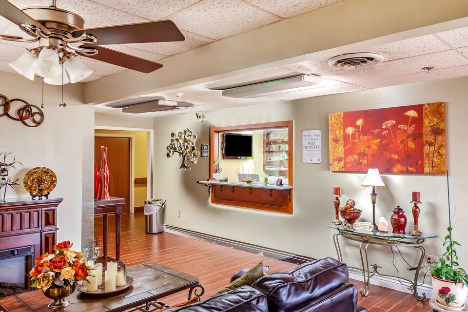 OYO Hotel Woodward OK Hwy 270, C73645, Woodward OK